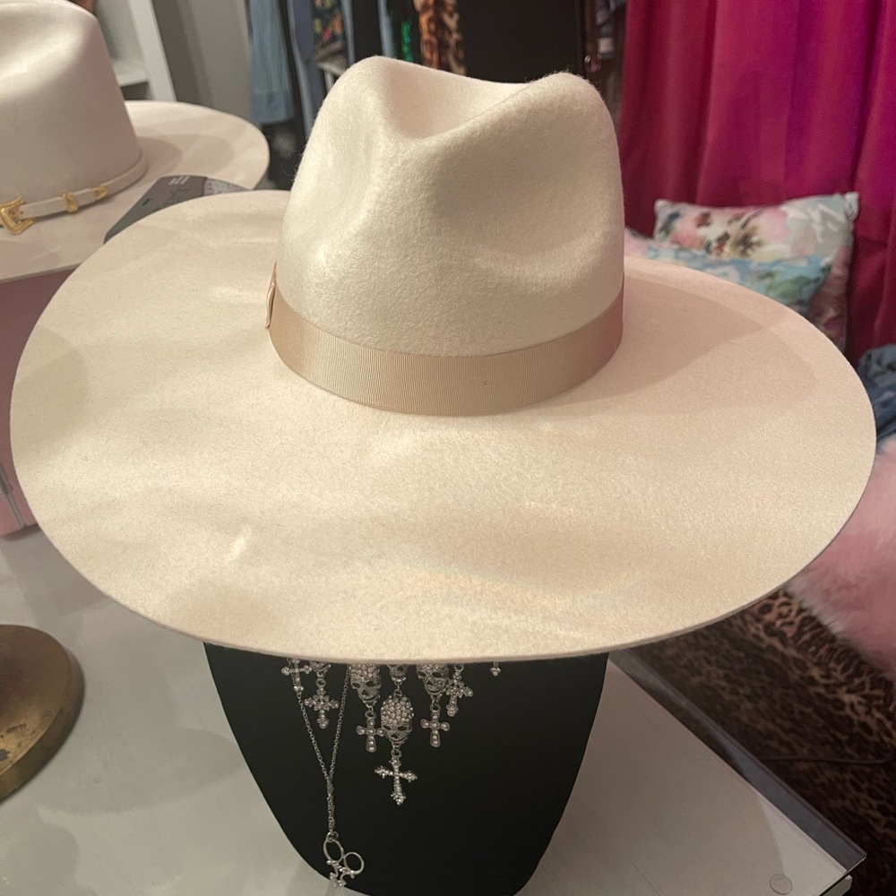 Lack of Color Ivory Rancher wool hat. New with tags. Extra large brim. Size M